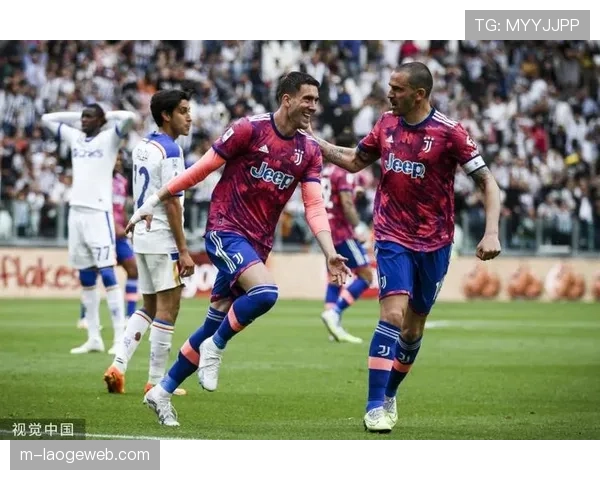 瞬间聚焦：人墙争议，弗拉霍维奇任意球破门前对手人墙距离引发VAR复核