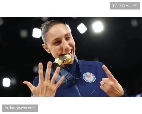 通讯：水星队训练营中的老将身影，陶乐西指导年轻球员